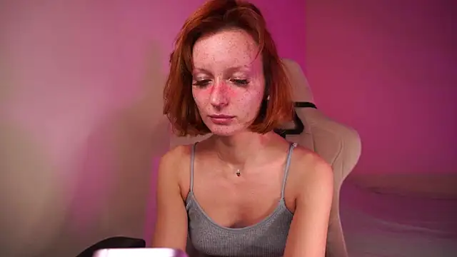 Snapshot of Liuba_Fox chatting on October 2025 06:42:01 PM Liuba Fox online show from October 2025 06:42:01 PM