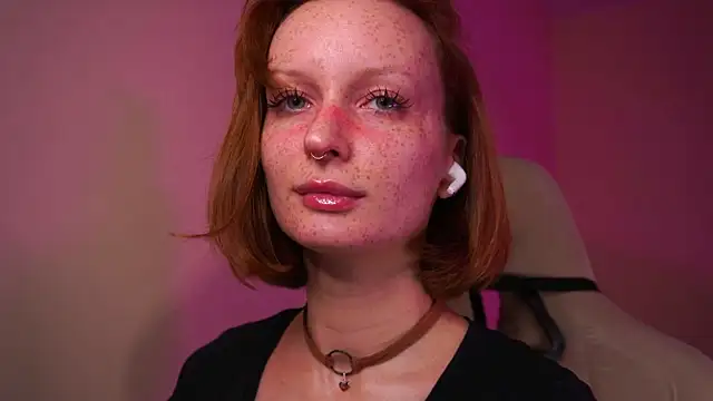 Snapshot of Liuba_Fox chatting on November 2025 06:45:01 PM Liuba Fox online show from November 2025 06:45:01 PM