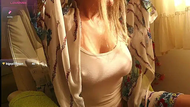 Snapshot of Kishaxxx chatting on February 2025 09:05:02 AM Kishaxxx online show from February 2025 09:05:02 AM