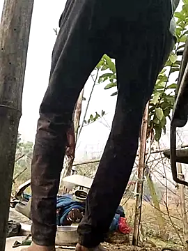 ThethunderPo online show from November 2025 04:01:01 AM