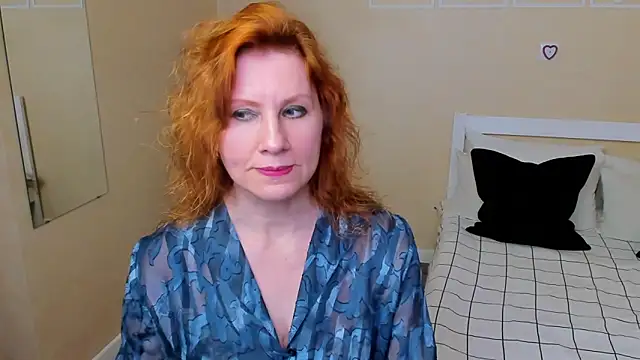 Snapshot of FoxySophia chatting on September 2025 08:10:01 PM FoxySophia online show from September 2025 08:10:01 PM