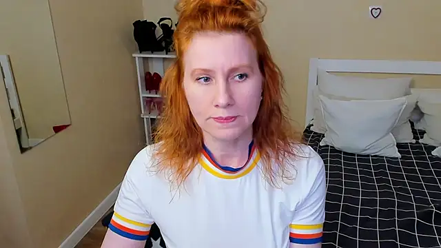 FoxySophia online show from December 2025 10:31:01 AM