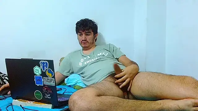 biglatin80 online show from March 2026 12:07:01 PM