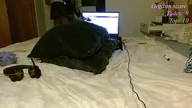 victoria97 online show from February 2026 06:15:02 PM