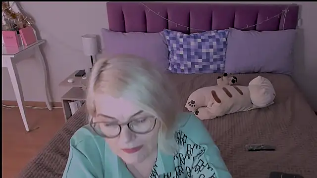 sabrinamacmarren online show from January 2025 01:22:02 PM
