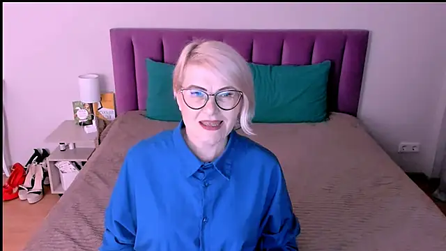 sabrinamacmarren online show from November 2025 03:24:01 PM