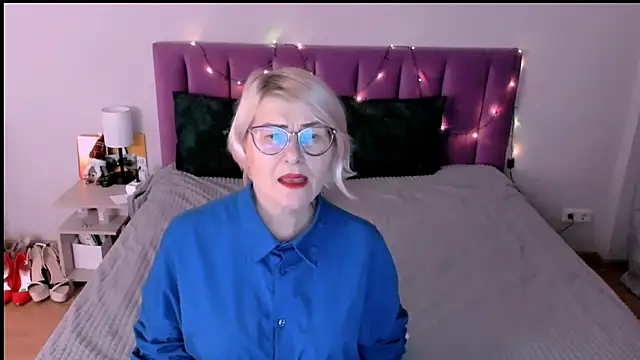 sabrinamacmarren online show from December 2025 02:34:01 PM