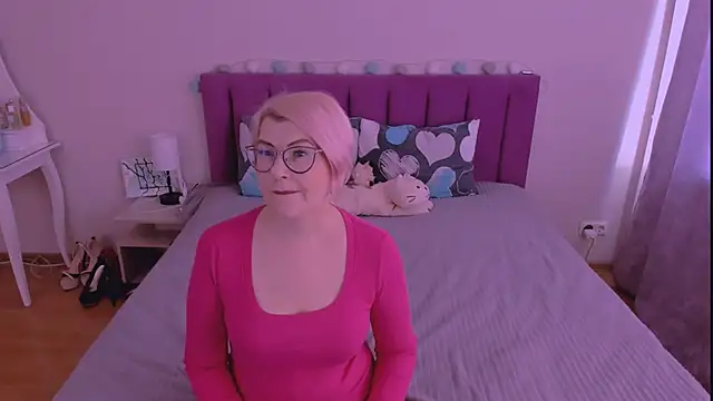 Snapshot of sabrinamacmarren chatting on February 2026 09:19:02 AM sabrinamacmarren online show from February 2026 09:19:02 AM