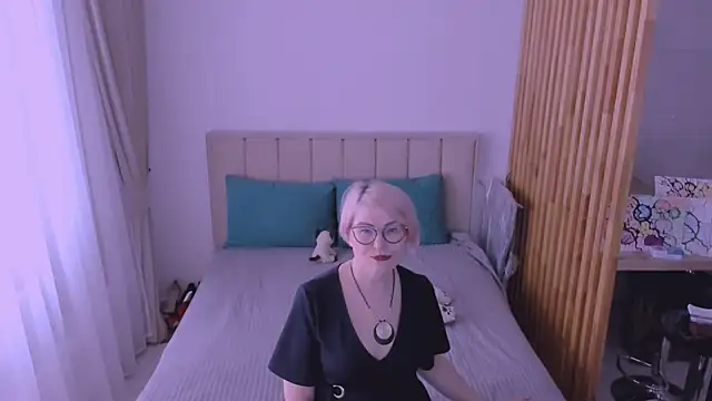 Snapshot of sabrinamacmarren chatting on February 2026 11:55:01 AM sabrinamacmarren online show from February 2026 11:55:01 AM