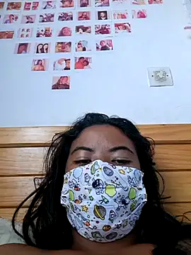 Snapshot of Artinah22 chatting on December 2024 04:53:02 AM Artinah22 online show from December 2024 04:53:02 AM