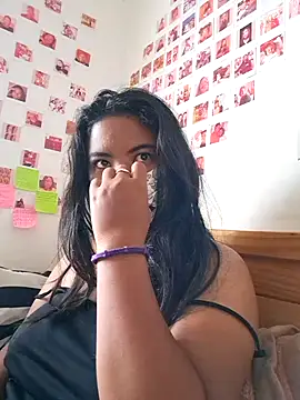 Snapshot of Artinah22 chatting on February 2025 04:46:02 AM Artinah22 online show from February 2025 04:46:02 AM