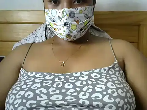 Snapshot of Artinah22 chatting on February 2025 12:37:01 PM Artinah22 online show from February 2025 12:37:01 PM