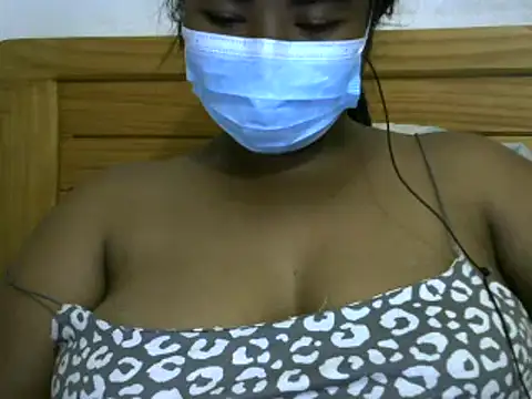 Snapshot of Artinah22 chatting on February 2025 11:21:02 PM Artinah22 online show from February 2025 11:21:02 PM