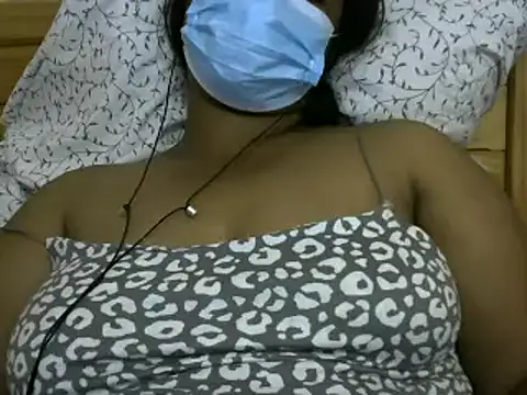 Snapshot of Artinah22 chatting on February 2025 07:01:01 AM Artinah22 online show from February 2025 07:01:01 AM