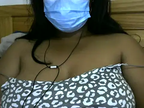 Snapshot of Artinah22 chatting on February 2025 10:17:02 PM Artinah22 online show from February 2025 10:17:02 PM