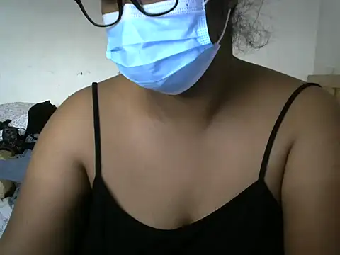 Snapshot of Artinah22 chatting on September 2025 02:19:01 PM Artinah22 online show from September 2025 02:19:01 PM