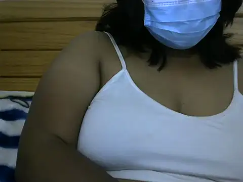 Snapshot of Artinah22 chatting on October 2025 07:47:02 PM Artinah22 online show from October 2025 07:47:02 PM