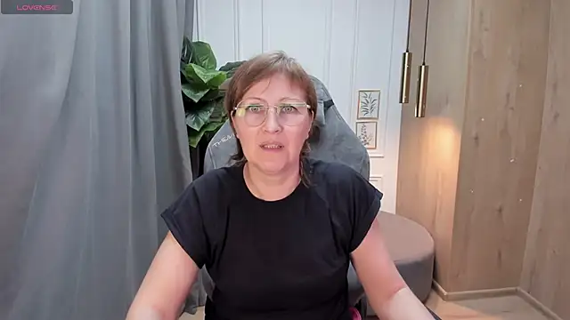 Snapshot of Paris_Cherry chatting on February 2025 04:46:02 PM Paris Cherry online show from February 2025 04:46:02 PM