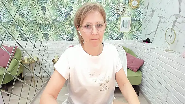 Paris Cherry online show from November 2025 01:25:02 PM