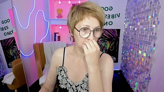 Paris Cherry online show from July 2026 05:55:02 PM