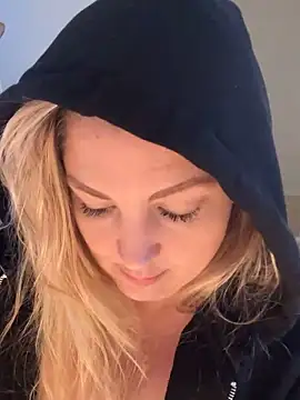 Snapshot of Anna_Alexa chatting on January 2025 08:20:02 AM Anna Alexa online show from January 2025 08:20:02 AM