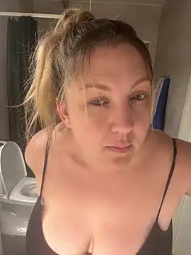 Snapshot of Anna_Alexa chatting on November 2025 04:31:02 PM Anna Alexa online show from November 2025 04:31:02 PM