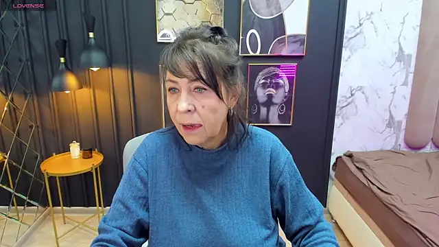 Snapshot of LindaPassionate chatting on December 2024 05:27:01 AM LindaPassionate online show from December 2024 05:27:01 AM