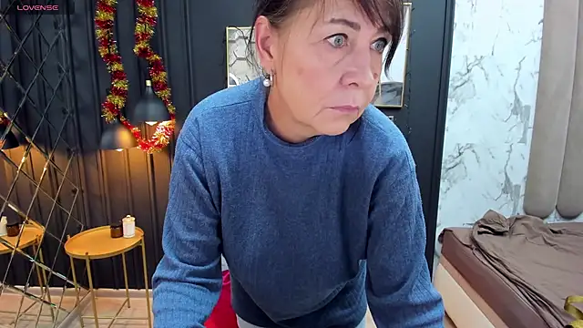 Snapshot of LindaPassionate chatting on December 2024 05:15:02 AM LindaPassionate online show from December 2024 05:15:02 AM