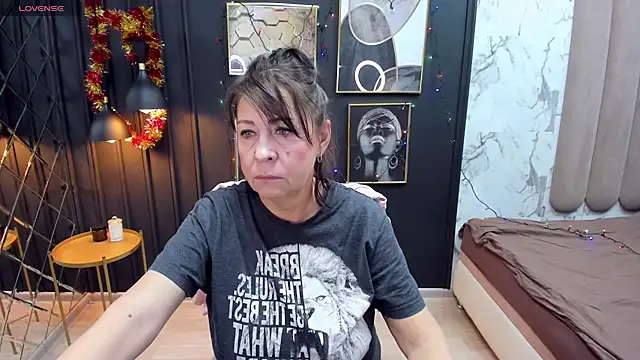 Snapshot of LindaPassionate chatting on January 2025 05:26:02 AM LindaPassionate online show from January 2025 05:26:02 AM