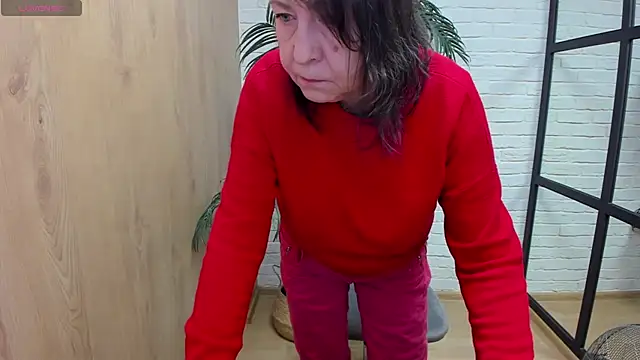 Snapshot of LindaPassionate chatting on February 2025 05:19:02 AM LindaPassionate online show from February 2025 05:19:02 AM