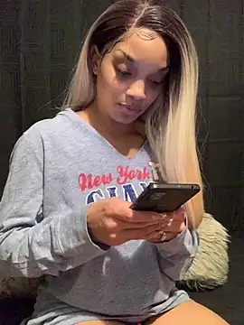 Rakiyahcharms online show from March 2025 03:38:02 PM