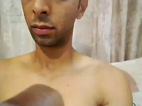 Snapshot of thetunisensexyguy chatting on October 2025 03:35:02 PM thetunisensexyguy online show from October 2025 03:35:02 PM