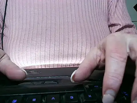 Snapshot of heidi60 chatting on December 2024 07:01:01 PM heidi60 online show from December 2024 07:01:01 PM