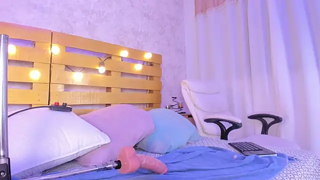 cristinapuerta  online show from December 2025 11:49:02 AM