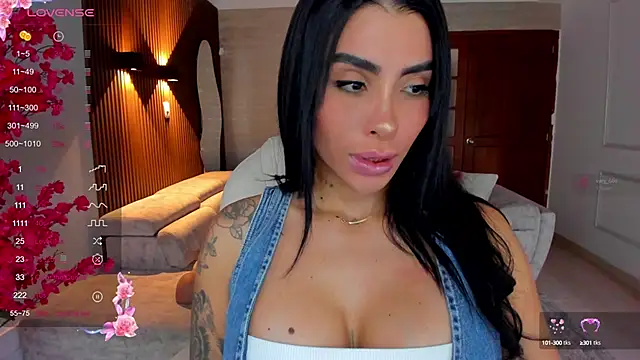 Snapshot of Sarah_Stone_ chatting on September 2025 07:37:02 PM Sarah Stone online show from September 2025 07:37:02 PM