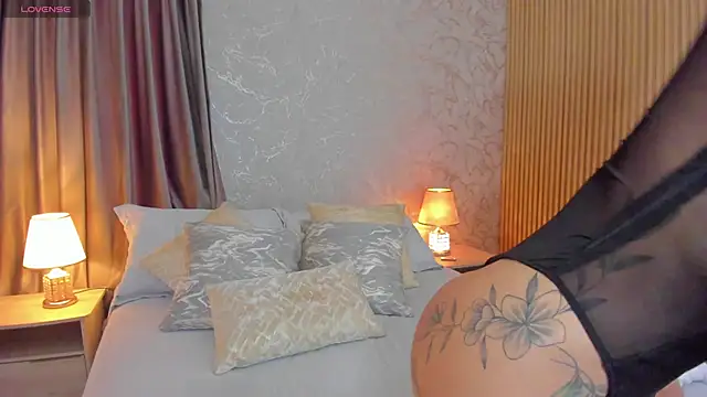 Snapshot of Sarah_Stone_ chatting on October 2025 08:31:01 PM Sarah Stone online show from October 2025 08:31:01 PM