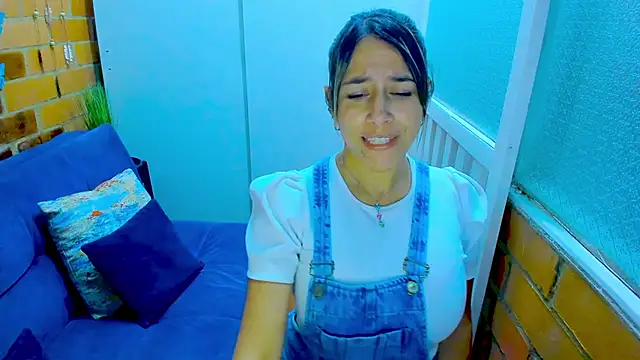 Snapshot of Penelope47 chatting on January 2025 10:15:02 PM Penelope47 online show from January 2025 10:15:02 PM