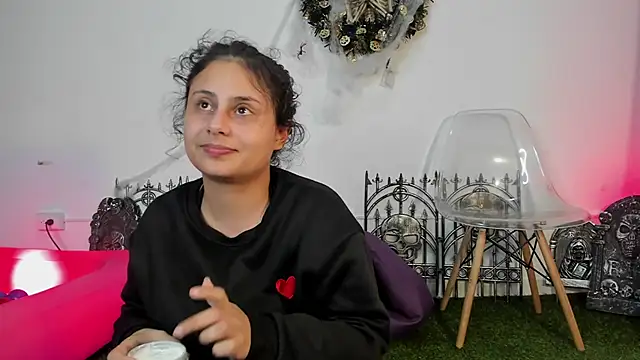 AbbyTaylorr online show from October 2025 02:19:01 AM