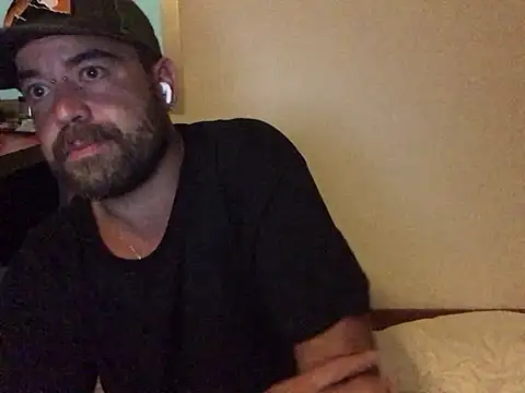 Snapshot of fuckerplayer1 chatting on December 2024 02:05:02 PM fuckerplayer1 online show from December 2024 02:05:02 PM