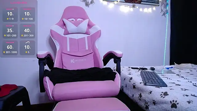 Snapshot of Jessi_Evans chatting on November 2025 02:29:01 PM Jessi Evans online show from November 2025 02:29:01 PM