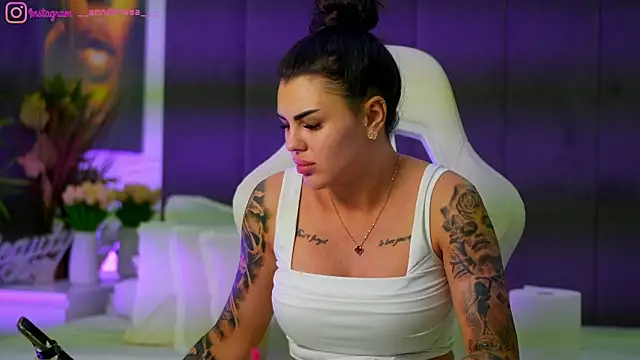 perfectt33n online show from November 2025 06:52:02 PM