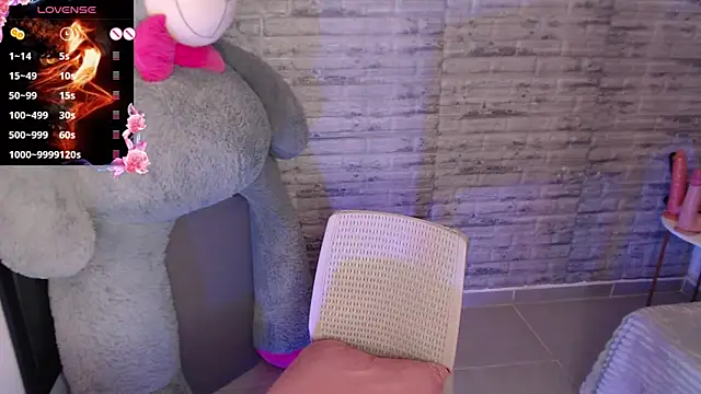 TinnaCobb online show from January 2026 04:22:01 PM