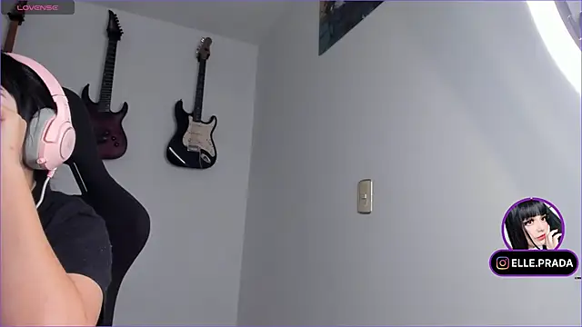 Elle online show from March 2025 05:10:02 PM