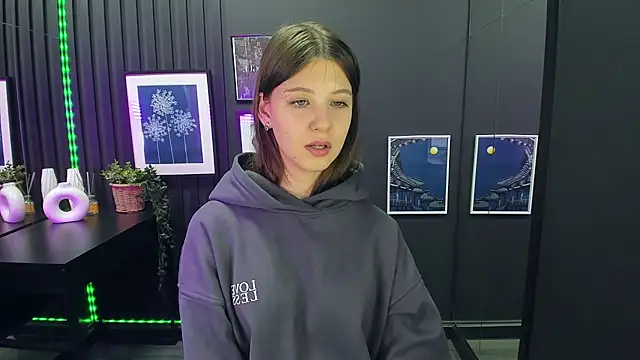 ElizaMild online show from December 2024 07:11:02 PM