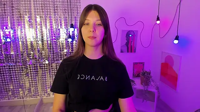 ElizaMild online show from December 2024 04:46:02 PM