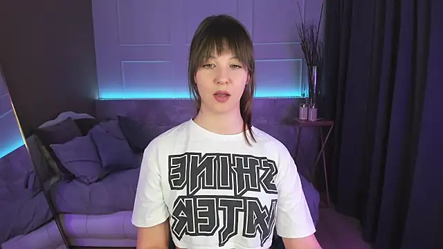 ElizaMild online show from February 2025 04:35:01 PM