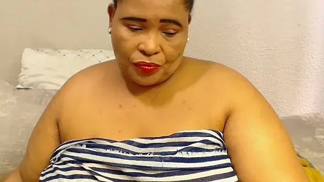 Snapshot of zandile chatting on October 2025 12:41:02 PM zandile online show from October 2025 12:41:02 PM