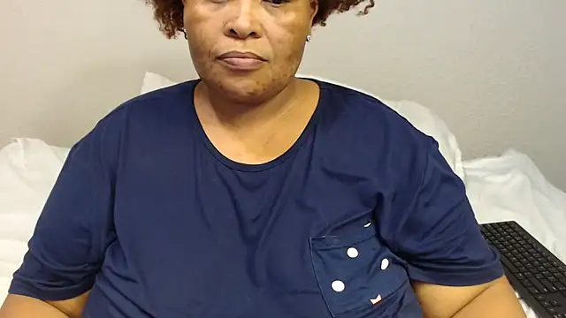 Snapshot of zandile chatting on November 2025 08:14:01 PM zandile online show from November 2025 08:14:01 PM