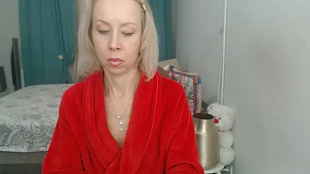 LuxuryNika online show from November 2025 03:56:02 PM