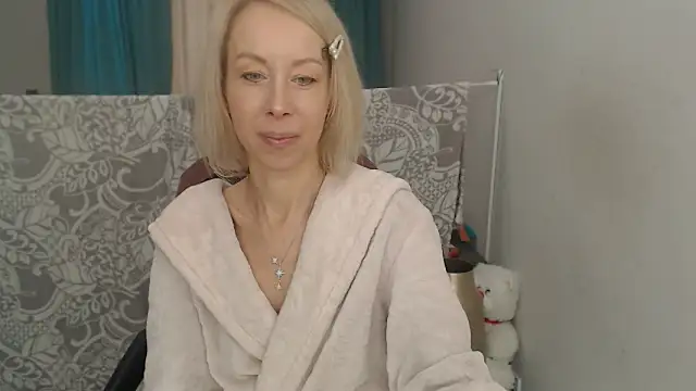 LuxuryNika online show from November 2025 10:27:01 AM